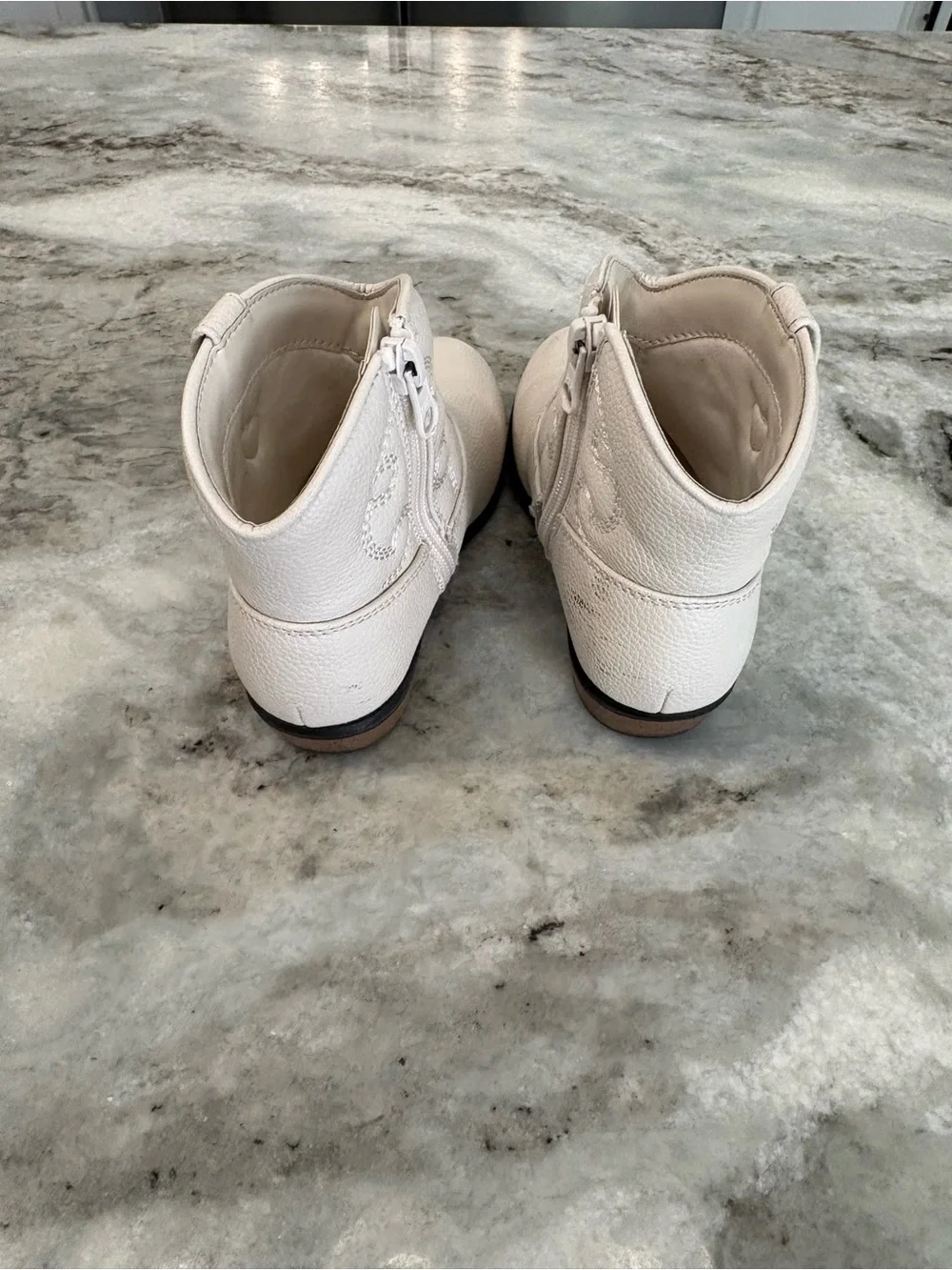 Toddler Girl Cat & Jack Cream Ankle Booties Side-Zip Chelsea Sz 11